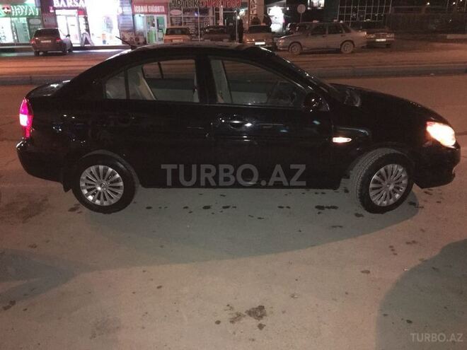 Hyundai Accent 2009, 130,000 km - 1.4 l - Qusar