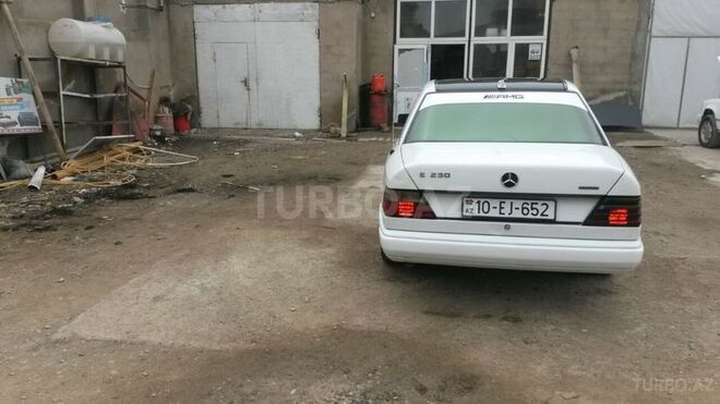 Mercedes E 200 1988, 380,000 km - 2.0 l - Bakı