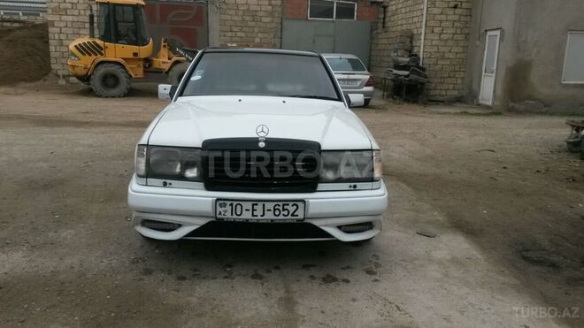 Mercedes E 200 1988, 380,000 km - 2.0 l - Bakı