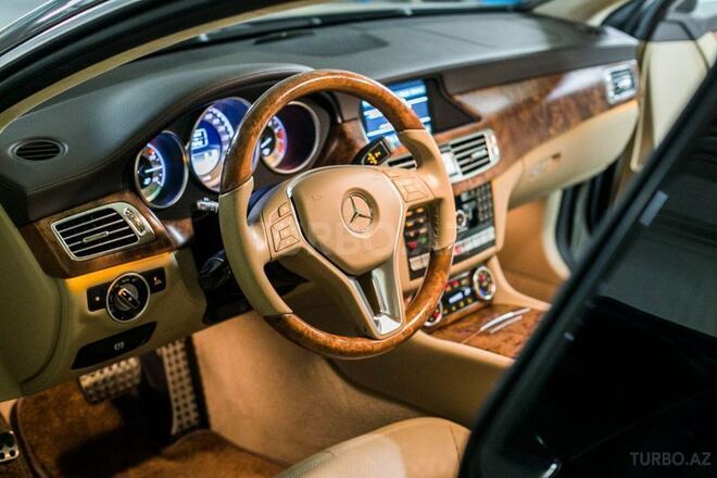 Mercedes CLS 350 2011, 72,000 km - 3.5 л - Bakı