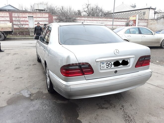 Mercedes E 220 1999, 358,000 km - 2.2 l - Gəncə