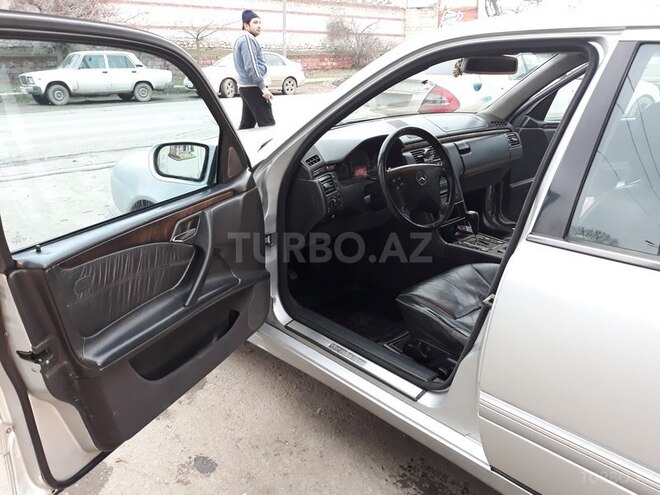 Mercedes E 220 1999, 358,000 km - 2.2 l - Gəncə