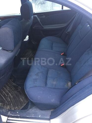 Mercedes E 230 1997, 378,000 km - 2.3 l - Bakı