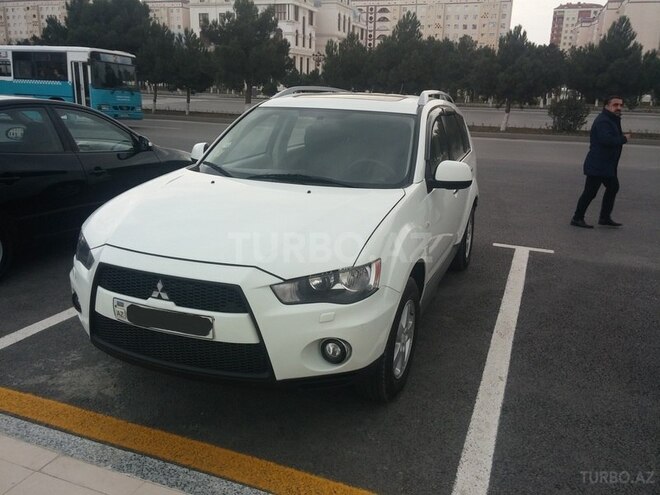 Mitsubishi Outlander 2010, 137,000 km - 2.4 l - Bakı