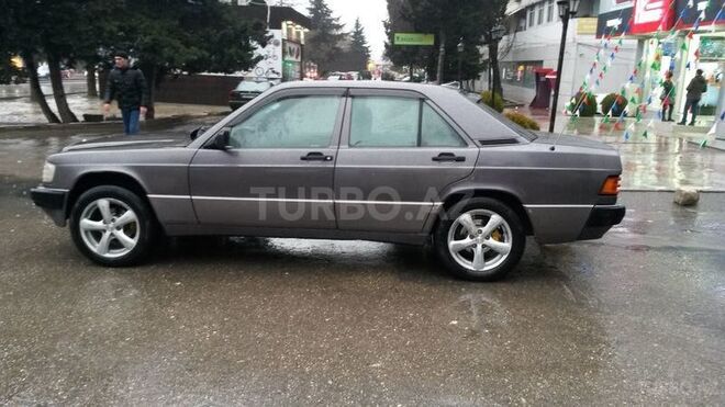 Mercedes 190 1993, 368,419 km - 1.8 л - Bakı