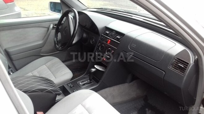 Mercedes C 180 1995, 256,000 km - 1.8 л - Bakı