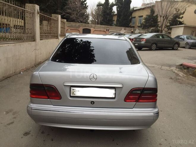 Mercedes E 220 2000, 199,890 km - 2.2 l - Bakı