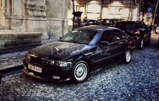 BMW 318 1992, 390,000 km - 1.8 l - Bakı