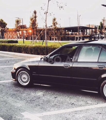 BMW 318 1992, 390,000 km - 1.8 l - Bakı