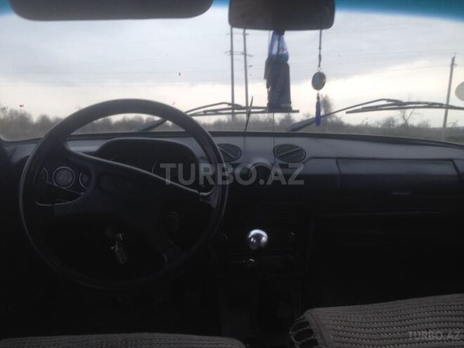 LADA (VAZ) 2106 2001, 230,000 km - 1.6 l - Salyan
