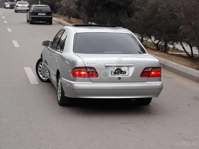 Mercedes E 240 2001, 204,679 km - 2.6 l - Bakı