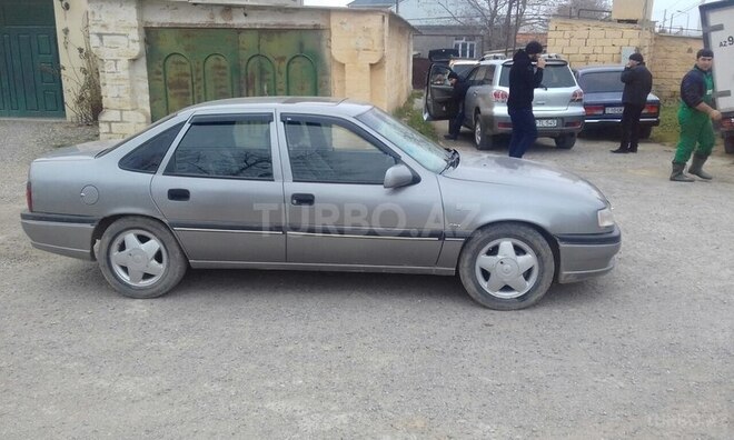 Opel Vectra 1994, 250,000 km - 2.0 l - Bakı