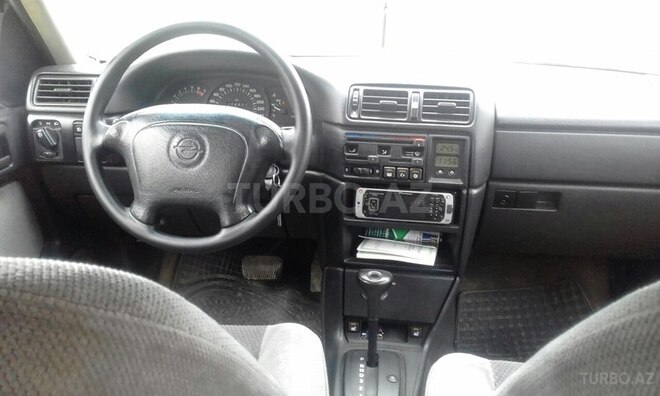 Opel Vectra 1994, 250,000 km - 2.0 l - Bakı