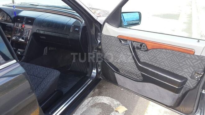 Mercedes C 220 1995, 342,000 km - 2.2 l - Bakı
