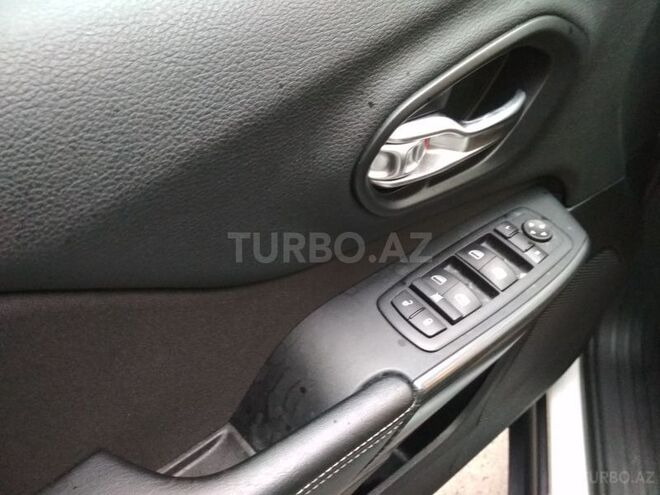 Jeep Cherokee 2015, 24,050 km - 2.4 л - Bakı