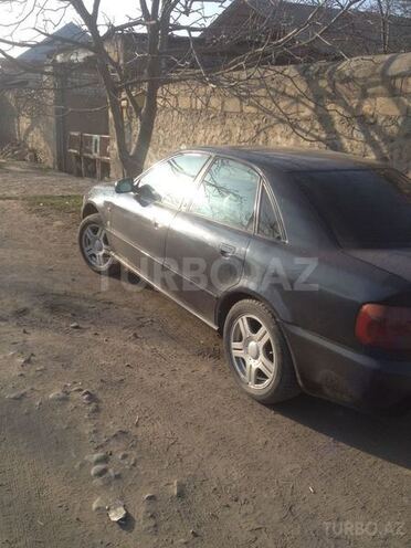 Audi A4 1996, 322,500 km - 1.8 л - Gəncə