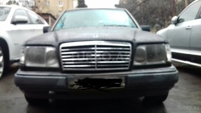 Mercedes E 300 1990, 20,000 km - 0.3 l - Bakı