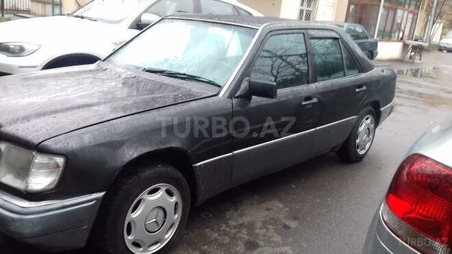 Mercedes E 300 1990, 20,000 km - 0.3 l - Bakı
