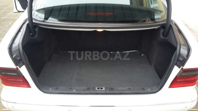 Mercedes E 240 2001, 298,000 km - 2.4 l - Lənkəran