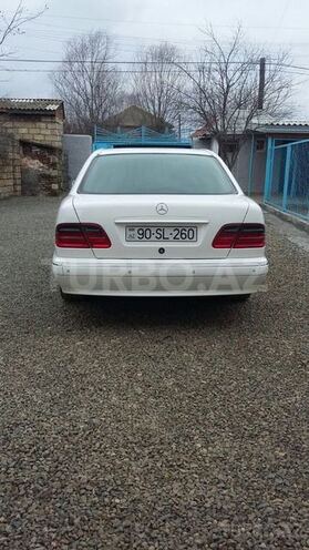 Mercedes E 240 2001, 298,000 km - 2.4 l - Lənkəran