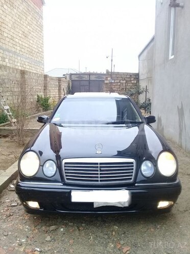 Mercedes E 240 2001, 250,000 km - 2.4 l - Bakı