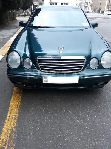 Mercedes E 220 2001, 300,000 km - 2.2 l - Sumqayıt