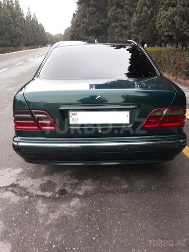 Mercedes E 220 2001, 300,000 km - 2.2 l - Sumqayıt