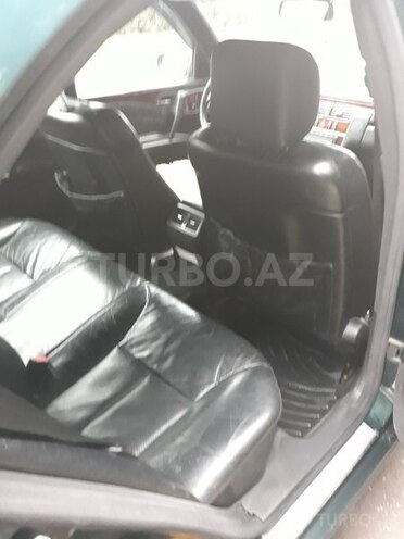 Mercedes E 220 2001, 300,000 km - 2.2 l - Sumqayıt