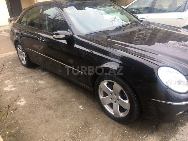 Mercedes E 240 2003, 261,000 km - 2.6 l - Bakı