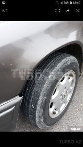 Mercedes E 260 1989, 257,000 km - 2.6 l - Bakı