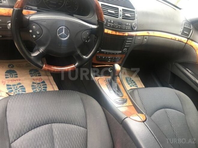 Mercedes E 240 2003, 261,000 km - 2.6 l - Bakı