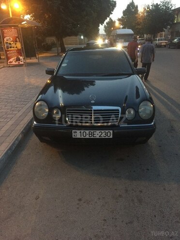 Mercedes E 230 1997, 313,603 km - 2.3 l - Qusar