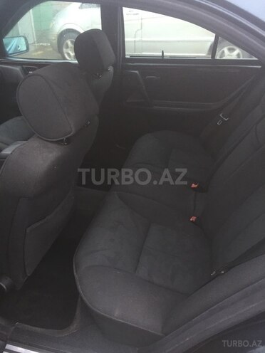Mercedes E 230 1997, 313,603 km - 2.3 l - Qusar