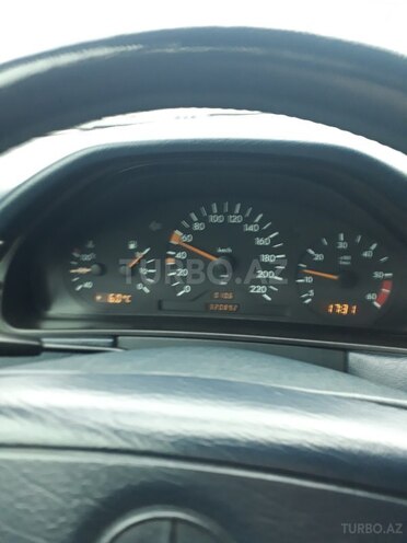 Mercedes E 220 1997, 320,000 km - 2.2 л - Bakı