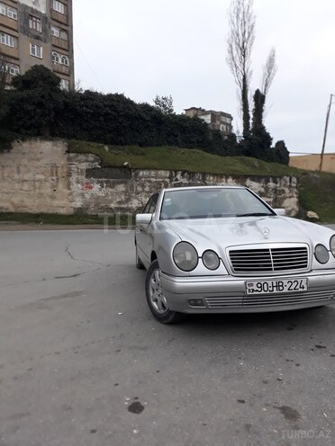 Mercedes E 220 1997, 320,000 km - 2.2 л - Bakı