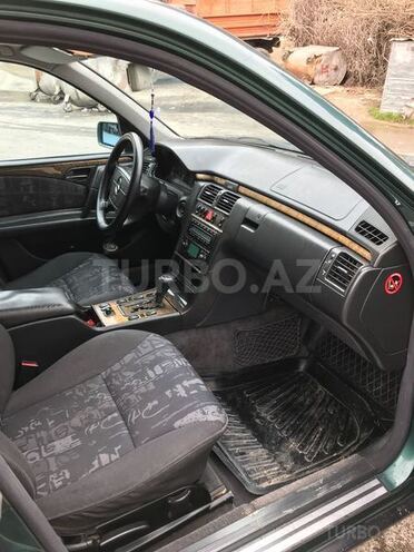 Mercedes E 240 1999, 282,280 km - 0.3 l - Bakı