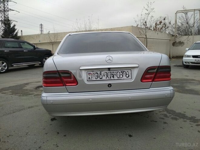 Mercedes E 280 2000, 314,000 km - 2.8 l - Bakı