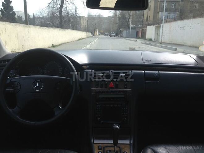 Mercedes E 320 2000, 245,000 km - 3.2 l - Bakı