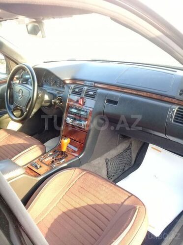Mercedes E 240 2000, 462,000 km - 2.4 l - Xırdalan
