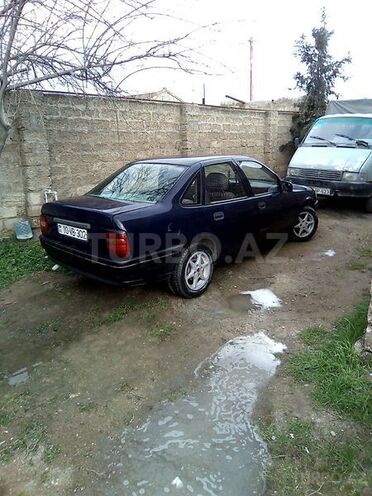 Opel Vectra 1992, 140,000 km - 1.6 l - Bakı