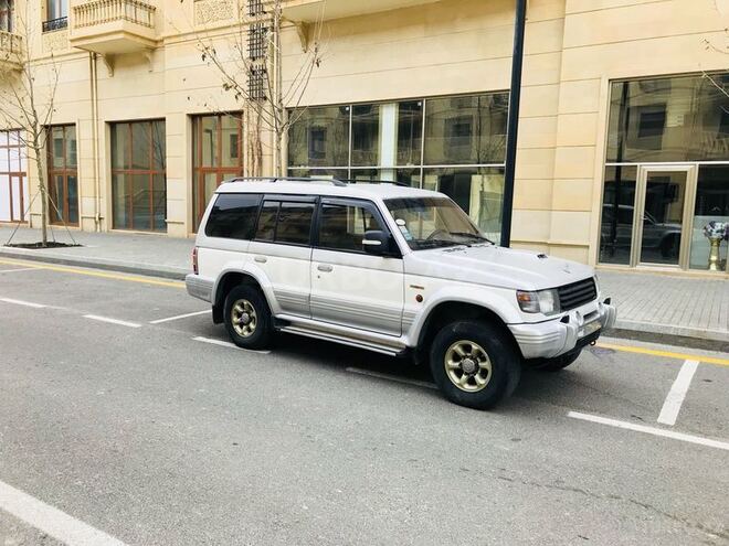 Mitsubishi Pajero 1996, 388,000 km - 2.8 l - Bakı