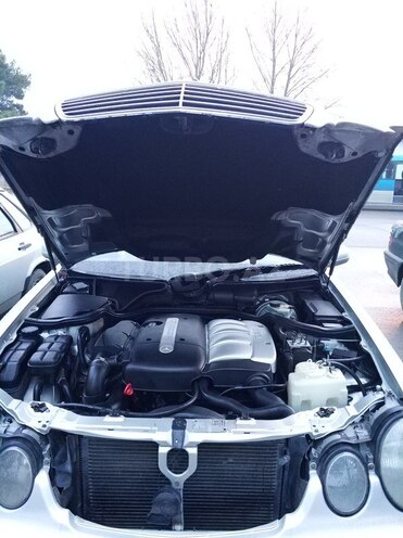 Mercedes E 220 2000, 320,180 km - 2.2 l - Gəncə