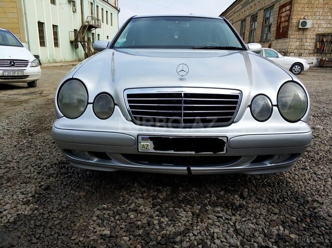 Mercedes E 220 2000, 320,180 km - 2.2 l - Gəncə
