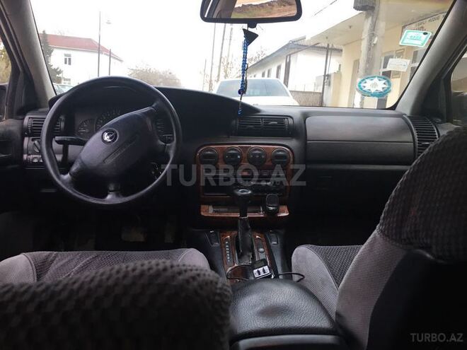 Opel Omega 1997, 283,256 km - 2.0 l - Salyan
