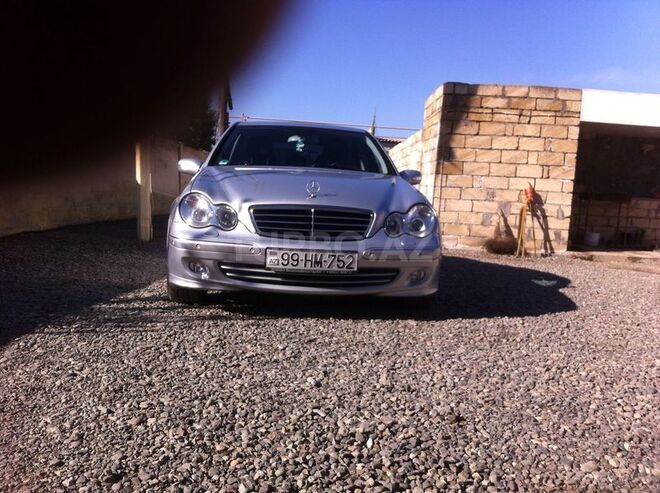 Mercedes C 240 2006, 170 km - 0.3 l - Salyan