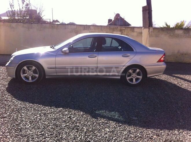 Mercedes C 240 2006, 170 km - 0.3 l - Salyan