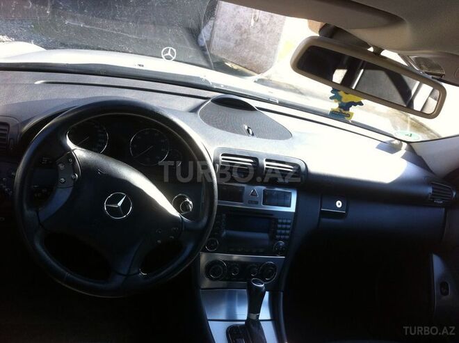 Mercedes C 240 2006, 170 km - 0.3 l - Salyan