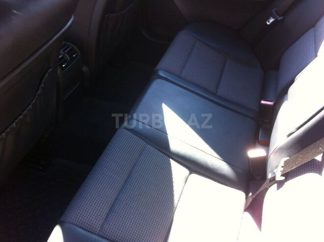 Mercedes C 240 2006, 170 km - 0.3 l - Salyan