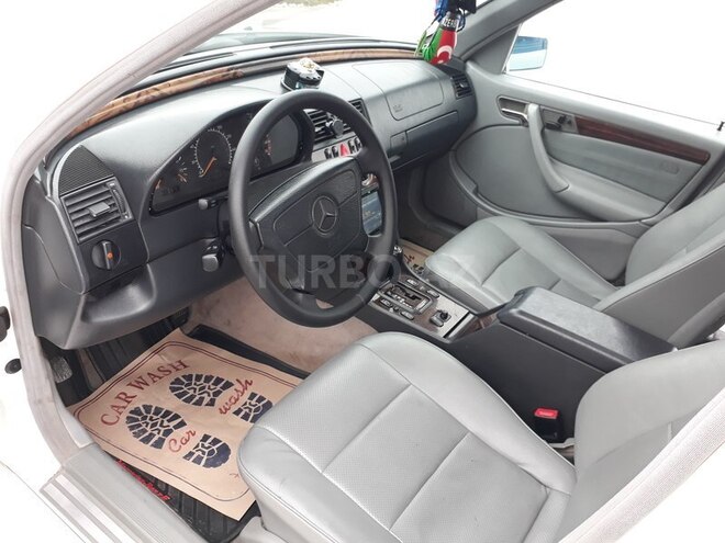 Mercedes C 230 1999, 137,000 km - 2.3 l - Bakı
