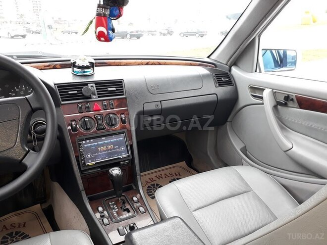 Mercedes C 230 1999, 137,000 km - 2.3 l - Bakı